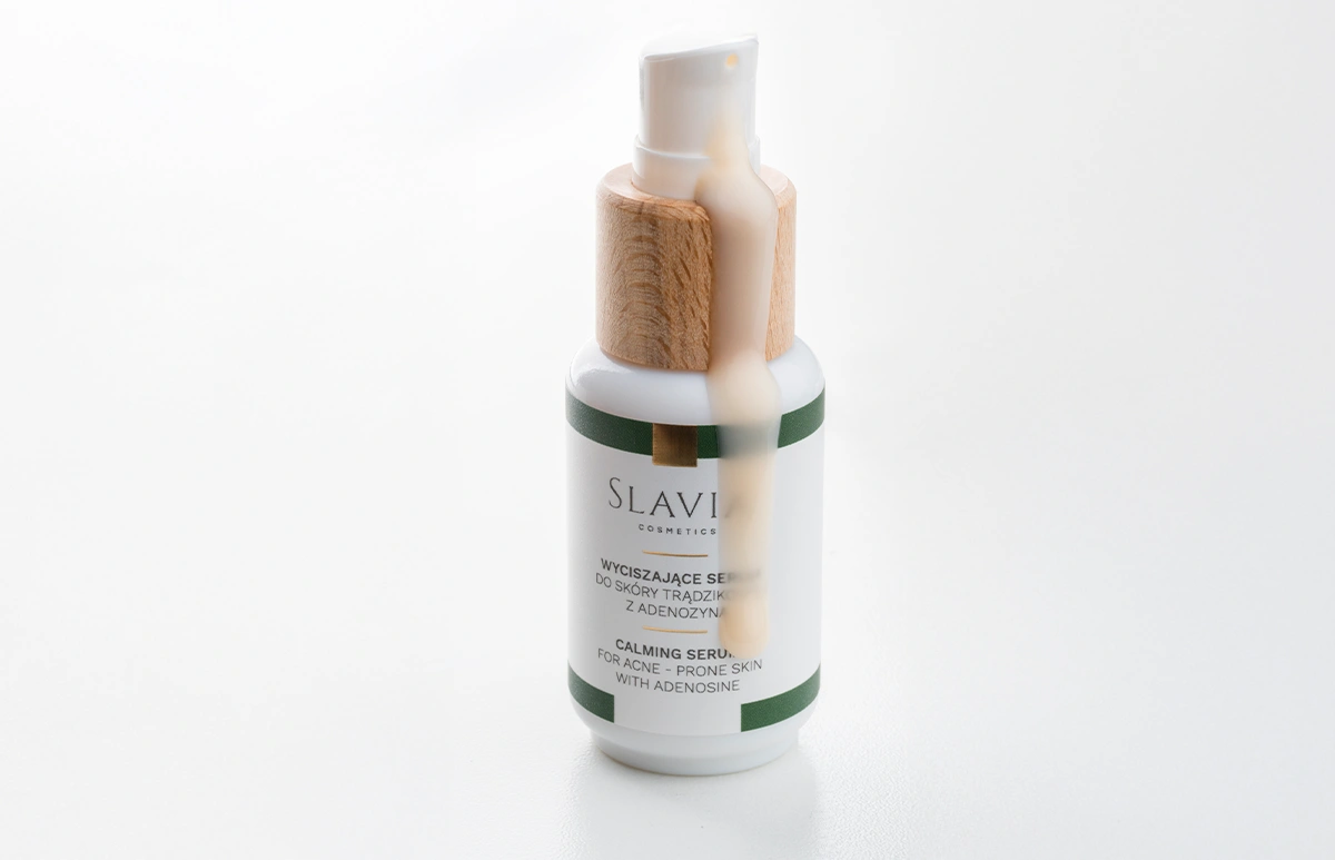 Wyciszające serum do skóry trądzikowej z adenozyną Slavia Cosmetics